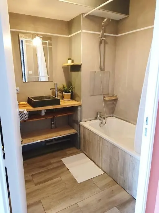 Le Cosy Plein Centre Avec Terrasse Apartment Meximieux